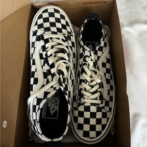 Never worn black and white checkered century old sko shoes size 81/2 women’s